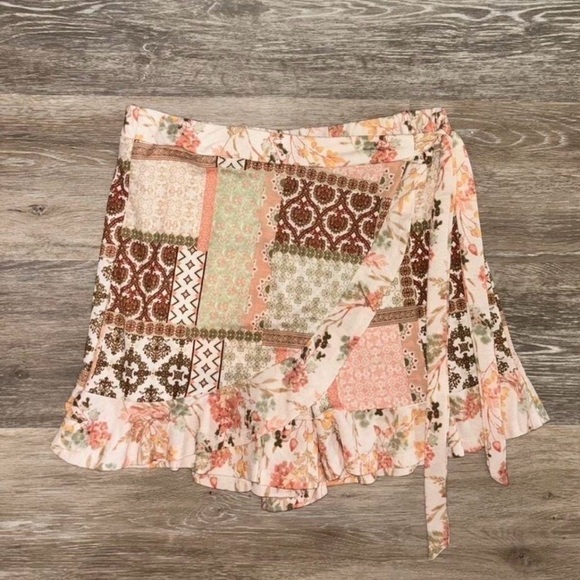 Cato Ruffled Medallion Patchwork Skort - Picture 2 of 4